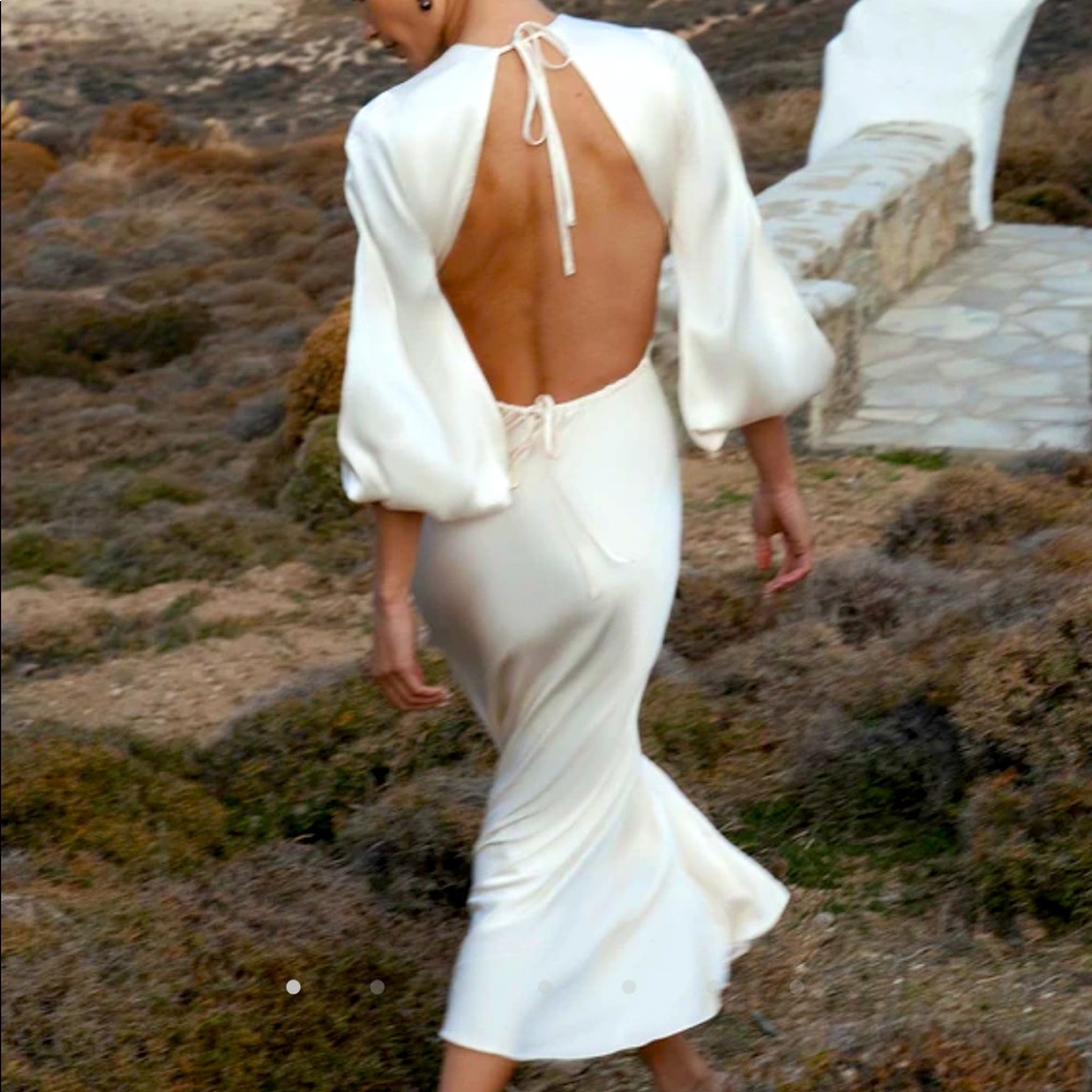 Shona Joy LA LUNE OPEN BACK BALLOON SLEEVE MIDI DRESS - CREAM